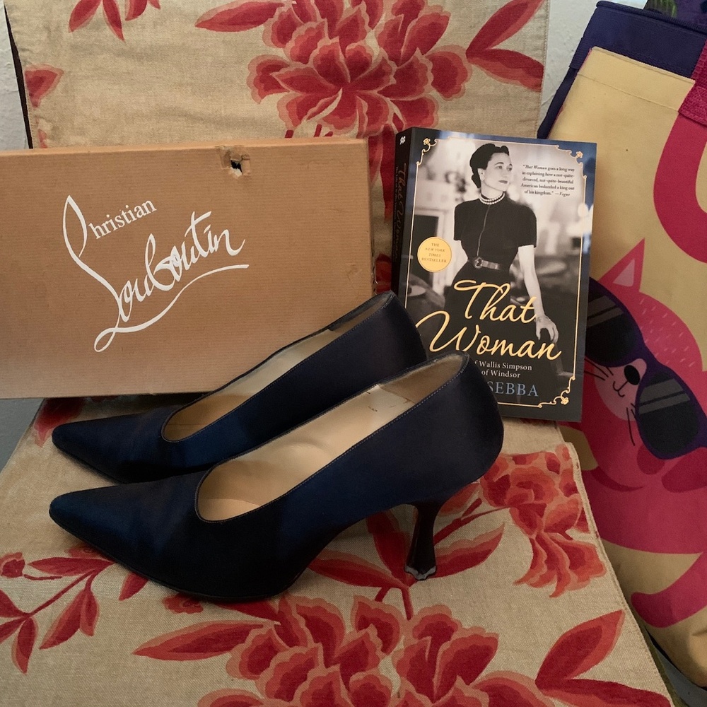 LOUBOUTIN Navy Silk pumps size 8 pre owned